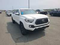 Recent Arrival! Odometer is 9163 kilometers below market average! 2023 Toyota Tacoma Ice Cap 4WD. 3.... (image 1)