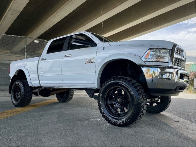 2013 Ram 3500 Laramie 6SPD MANUAL DIESEL SUNROOF NAV LIFT 37”M/T in Cars & Trucks in Delta/Surrey/Langley