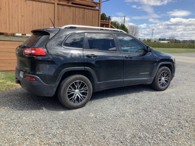 2014 Jeep Cherokee Sport