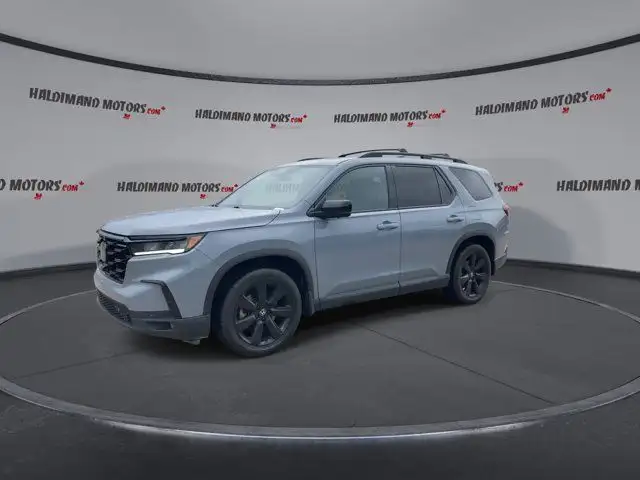 2023 Honda Pilot Black Edition AWD | AC Seats | Heated Seats in Cars & Trucks in Hamilton - Image 5