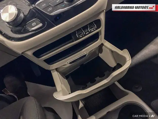 2024 Chrysler Grand Caravan SXT in Cars & Trucks in Hamilton - Image 30