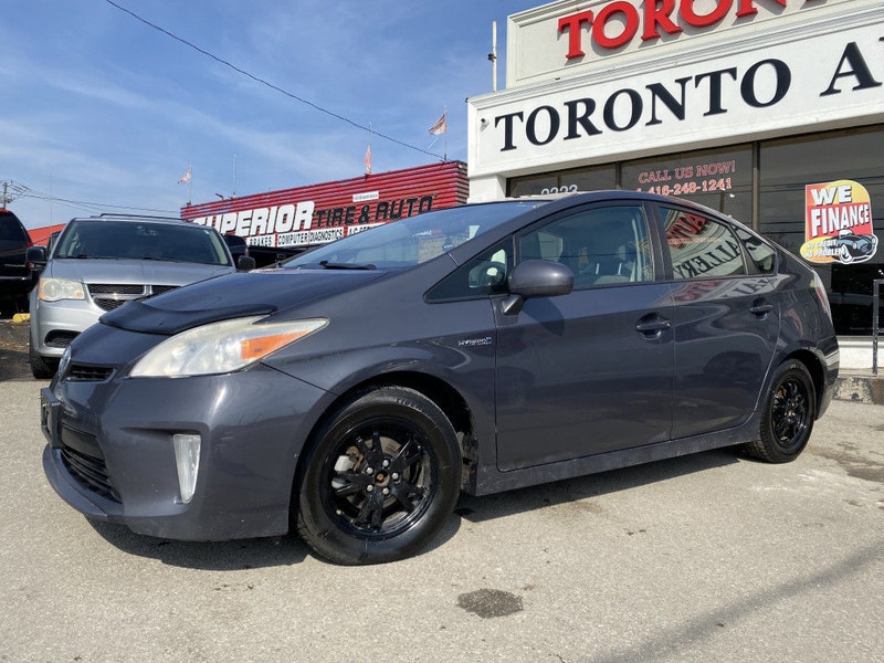 2012 Toyota Prius HYBRID SOLAR ROOF LOW KMS NAVIGATION Cars