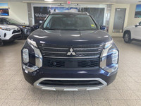 Power Liftgate,Panoramic Roof,Privacy Glass,Rear Spoiler,Variable Speed Intermittent Wipers,Power Mi... (image 1)