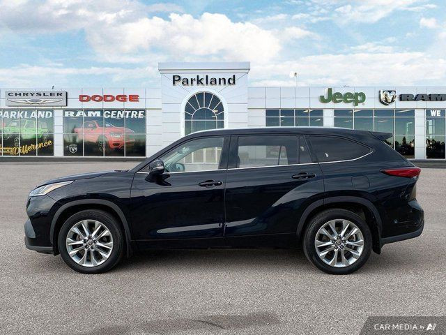 2022 Toyota Highlander Limited AWD Sunroof Heated Leather Seats in Cars & Trucks in St. Albert - Image 2