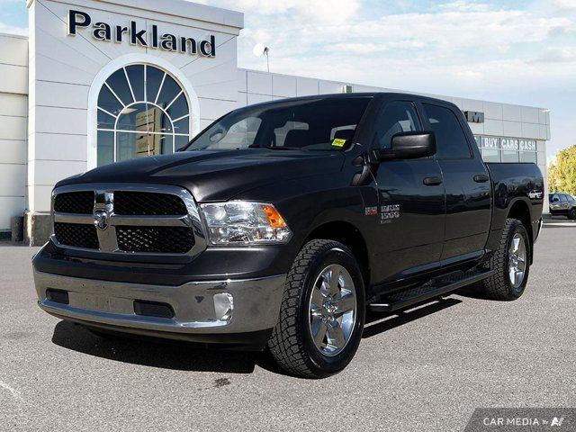 2019 Ram 1500 Classic SXT Plus Crew 4x4 Hemi Rear Camera in Cars & Trucks in St. Albert