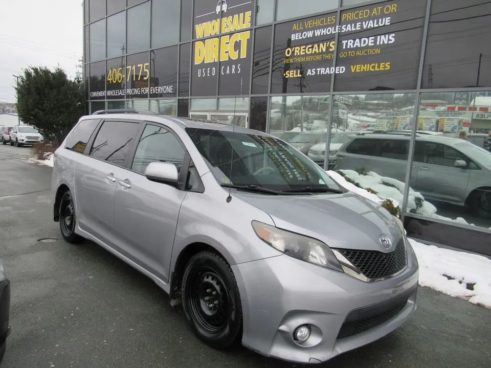 2014 Toyota Sienna SE COMES WITH ALLOY WHEELS
