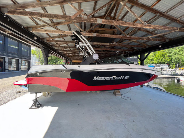 2023 Mastercraft XT20 in Powerboats & Motorboats in Muskoka