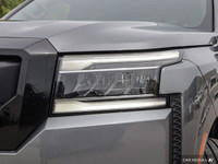 4WD, Black Exterior Badging, Black Outside Mirrors, Lower Fascia & Grille, Full Tank of Fuel & Floor... (image 5)