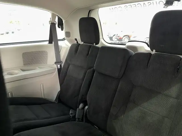 2015 Dodge Grand Caravan Ensemble Valeur Plus in Cars & Trucks in Sherbrooke - Image 18
