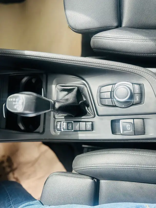 2017 BMW X1 xDrive28i in Cars & Trucks in Edmonton - Image 17