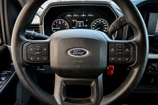 2023 Ford F-150 XLT • NAV • PARK ASSIST • POWER SEAT • BEDLINER in Cars & Trucks in Ottawa - Image 17
