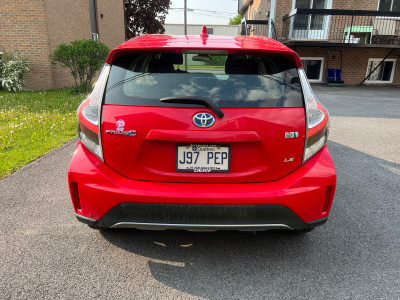 2019 Toyota Prius c Technology