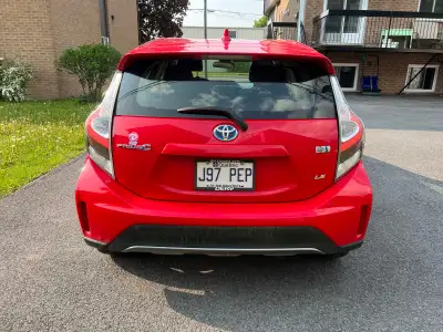 2019 Toyota Prius c Technology