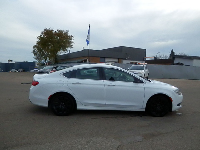 2015 Chrysler 200 LX in Cars & Trucks in Saskatoon - Image 3