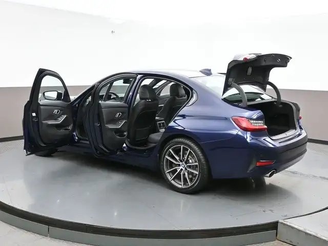 2022 BMW 3 Series 330e x-DRIVE PREMIUM ESSENTIAL PACKAGE, MOONRO dans Autos et camions dans Ville d’Halifax - Image 49