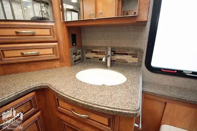 2018 Forest River Berkshire XLT 45A in RVs & Motorhomes in Kamloops - Image 49