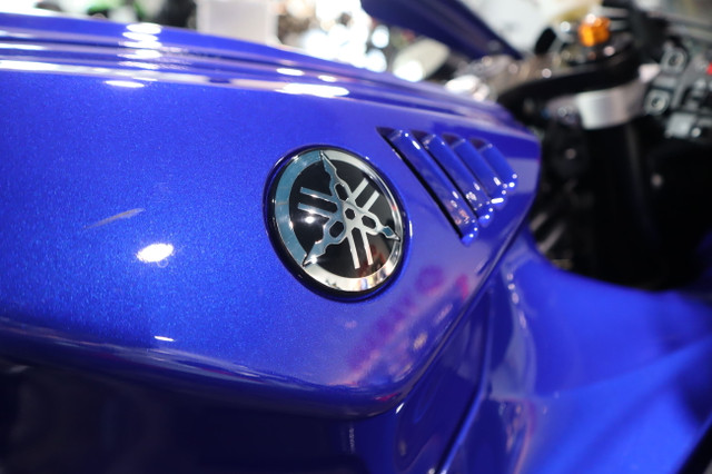 2024 Yamaha YZFR7 Blue in Sport Bikes in Edmonton - Image 3