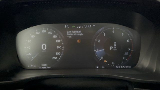 2021 Volvo XC40 T5 R-DESIGN in Cars & Trucks in Edmonton - Image 3