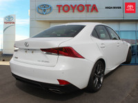// ACCIDENT FREE!! // ADVANCED SAFETY FEATURES »» Backup camera for confident reversing »» Advanced... (image 5)
