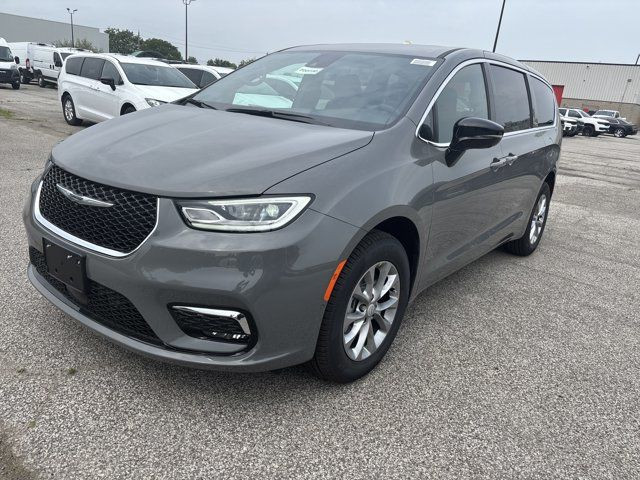2025 Chrysler Pacifica Select in Cars & Trucks in Mississauga / Peel Region