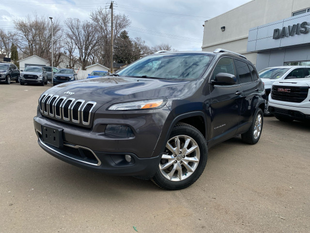 2014 Jeep Cherokee Limited LEATHER! SUNROOF! HEATED SEATS! in Cars & Trucks in Medicine Hat