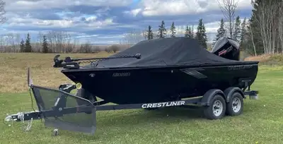 JUST ARRIVED!!!!!!!Only 28 hours. This Crestliner 1850 boat is equipped with a 200hp Merc Pro Xs, Cr...