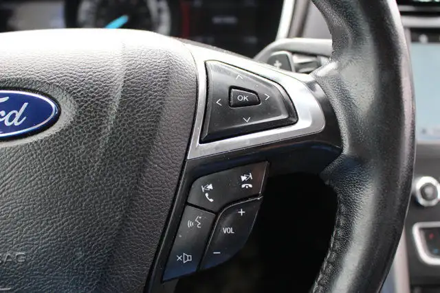 2017 Ford Fusion SE dans Autos et camions dans Calgary - Image 19