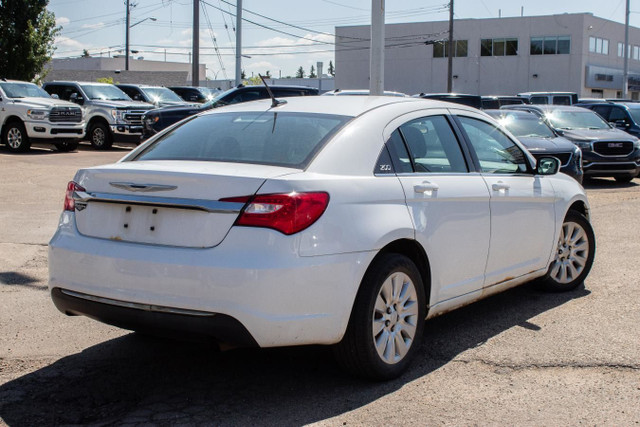 2012 Chrysler 200 LX in Cars & Trucks in Edmonton - Image 4