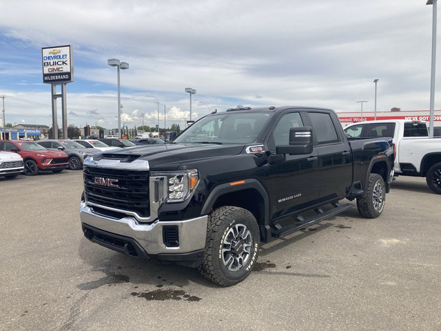 2023 GMC GMC SIERRA 3500 PRO; 6.6L V8 4WD DIESEL; CREW CAB in Cars & Trucks in Red Deer - Image 2