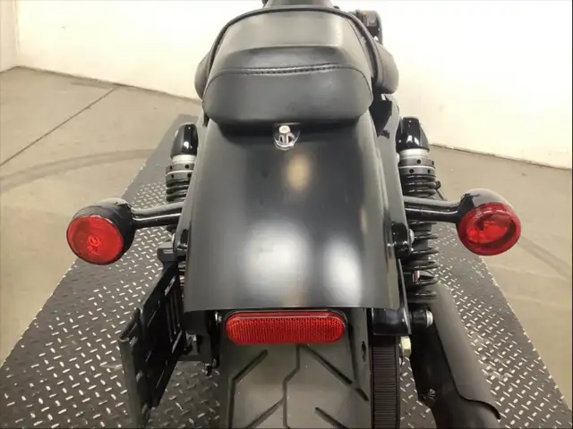 2018 Harley-Davidson Sportster XL883N Iron in Street, Cruisers & Choppers in City of Toronto - Image 14