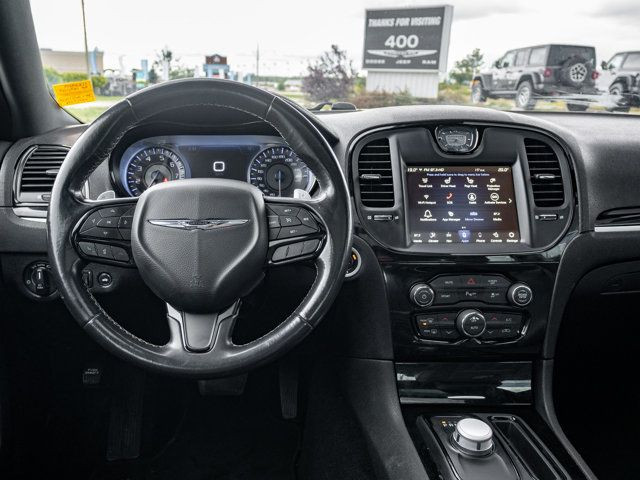 2022 Chrysler 300 300S in Cars & Trucks in Barrie - Image 2