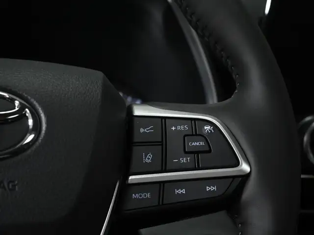 2025 Toyota Highlander XLE No Accident Leather Sunroof Heated Se in Cars & Trucks in Mississauga / Peel Region - Image 16