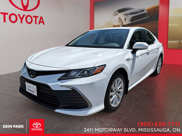 2021 Toyota Camry Hybrid LE in Cars & Trucks in Oakville / Halton Region