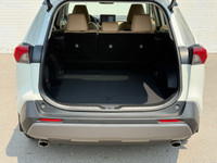 ONE OWNER NO ACCIDENT --- SUPERB AUTO/ Located at 19 Vanley Crescent, North York, Ontario. All Carfa... (image 8)