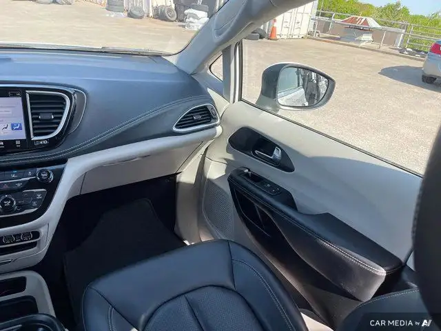 2023 Chrysler Pacifica Touring L in Cars & Trucks in Dartmouth - Image 29
