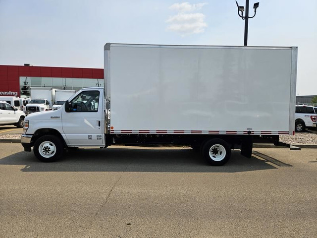 2024 Ford E-Series Cutaway E-450 DRW 176" WB, 7.3L V8 Gas, 16ft  in Cars & Trucks in St. Albert - Image 2