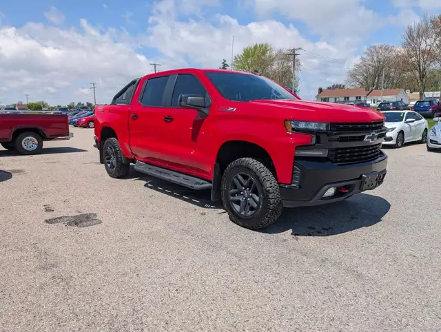 2019 Chevrolet Silverado 1500 LT Trail Boss in Cars & Trucks in London - Image 8
