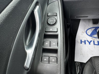 Hyundai Elantra GL Manuel Tissu Écran Mags Caméra Recul 2018 à vendrePneus été & hiver, Sièges chauf... (image 7)