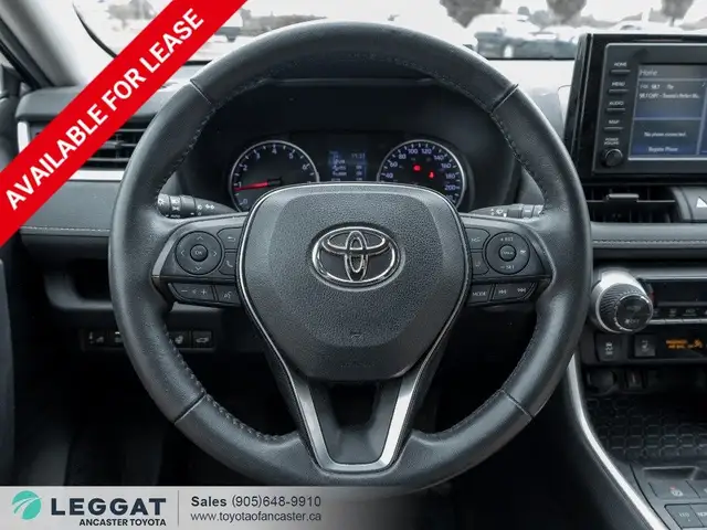 2020 Toyota RAV4 XLE FWD in Cars & Trucks in Hamilton - Image 10