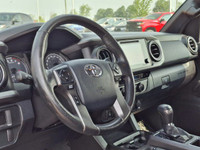 Come see this certified 2016 Toyota Tacoma TRD Sport Crew 4X4 | Sunroof | Heated Seats | Nav | Bluet... (image 1)