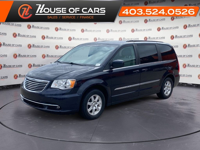  2011 Chrysler Town & Country 4dr Wgn Touring in Cars & Trucks in Lethbridge