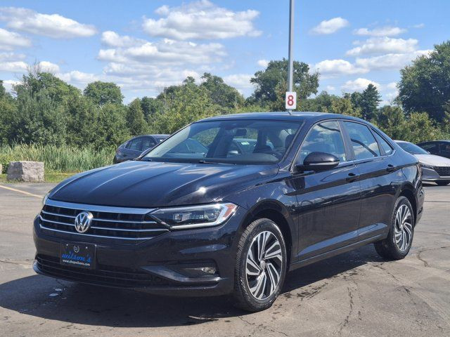 2019 Volkswagen Jetta Execline Manual | Leather | Sunroof in Cars & Trucks in Guelph