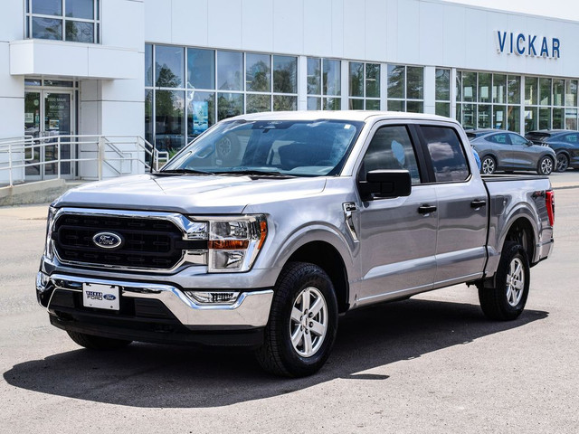 2022 Ford F-150 XLT 4WD Crew 5.5' Box 2.7L Eco Low Km One Owner in Cars & Trucks in Winnipeg