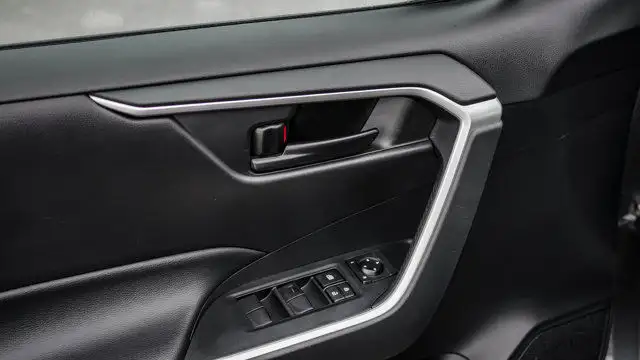 2023 Toyota RAV4 LE AWD | Heated Seats | Lane Keeping | CarPlay in Cars & Trucks in Guelph - Image 9