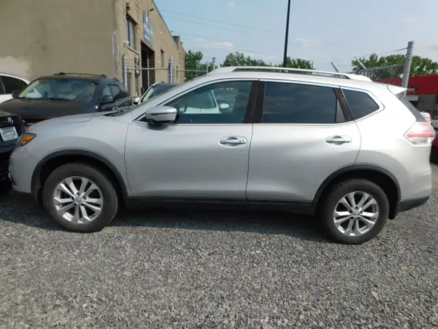 Nissan Rogue SV AWD Mags, Toit Ouvrant Sieges Chauffants 2016 in Cars & Trucks in City of Montréal - Image 3