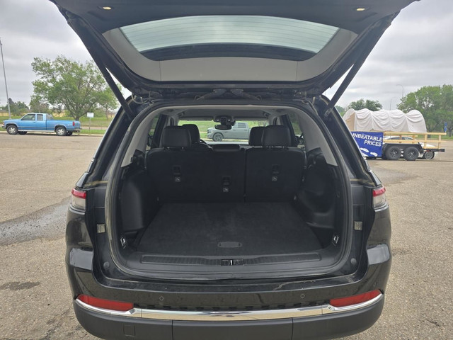 2023 Jeep Grand Cherokee Limited 4x4 for sale in Cars & Trucks in Medicine Hat - Image 4