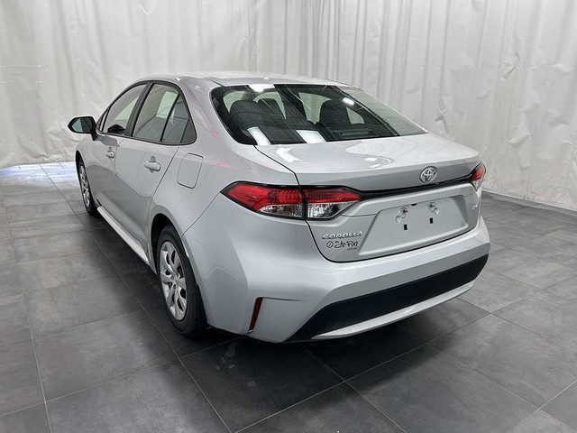 2022 Toyota Corolla LE - SIEGES CHAUFFANTS - BAS KILOMETRAGE in Cars & Trucks in Québec City - Image 4