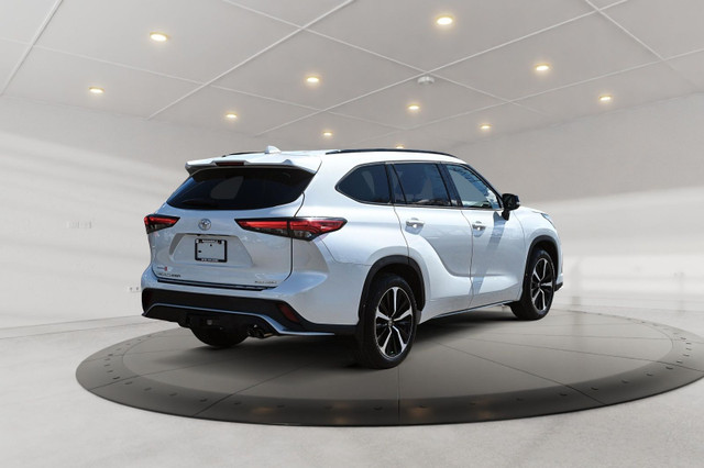 2022 Toyota Highlander XSE + CUIR + INTERIEUR ROUGE VEHICULE CER in Cars & Trucks in Longueuil / South Shore - Image 4