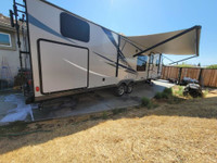 2018 COACHMEN APEX 300BHS: $187 BW!