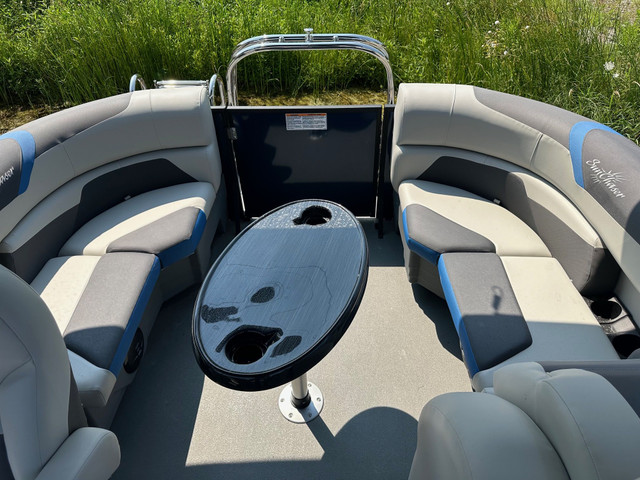 2025 SunChaser Geneva 21 Sport LR DH Tritoon Sea Weave Suzuki DF in Powerboats & Motorboats in Barrie - Image 4